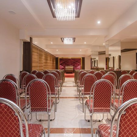 Oyo 13089 Hotel Gold Crest Navi Mumbai Bagian luar foto