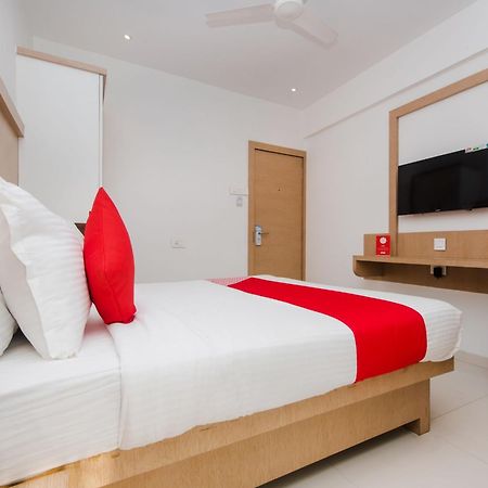 Oyo 13089 Hotel Gold Crest Navi Mumbai Bagian luar foto