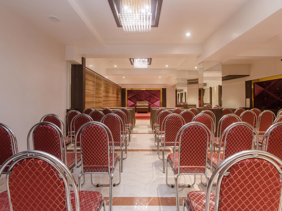 Oyo 13089 Hotel Gold Crest Navi Mumbai Bagian luar foto