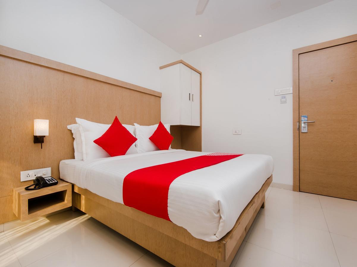 Oyo 13089 Hotel Gold Crest Navi Mumbai Bagian luar foto