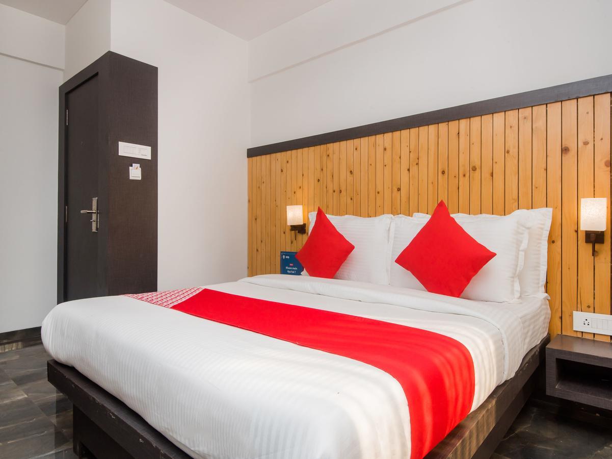 Oyo 13089 Hotel Gold Crest Navi Mumbai Bagian luar foto