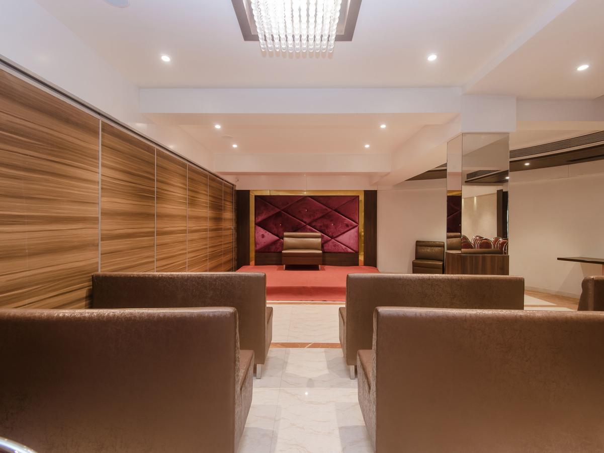 Oyo 13089 Hotel Gold Crest Navi Mumbai Bagian luar foto