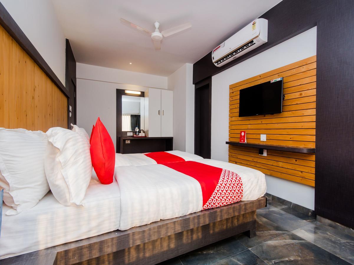 Oyo 13089 Hotel Gold Crest Navi Mumbai Bagian luar foto
